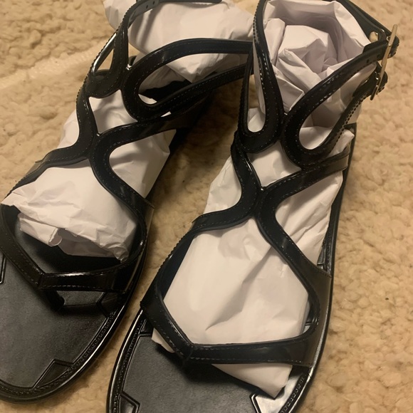 JIMMY CHOO Lance Flat Jelly Sandal - Picture 5 of 8